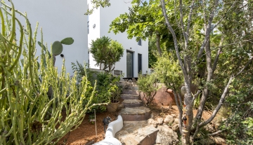 Resa Estates Ibiza tourist license santa eulalia te koop garden .jpg